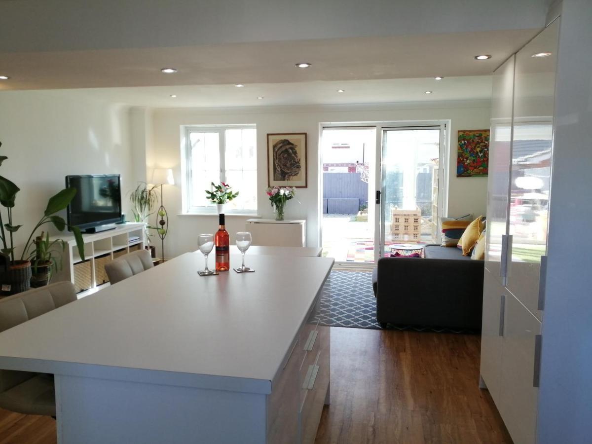 Spacious Townhouse With Sea Views Near Cardiff Barry Exteriör bild